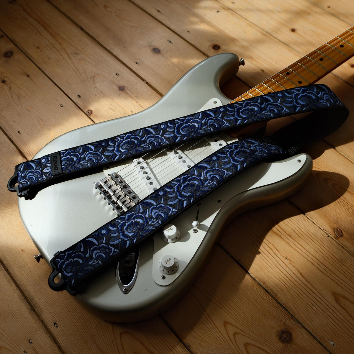 R1 Locking Guitar Strap- Midnight Rose